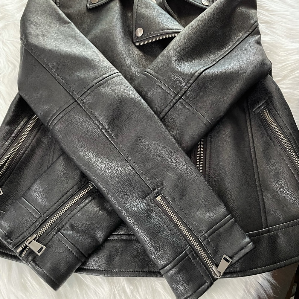 LOFT VEGAN LEATHER - Picture 3 of 5